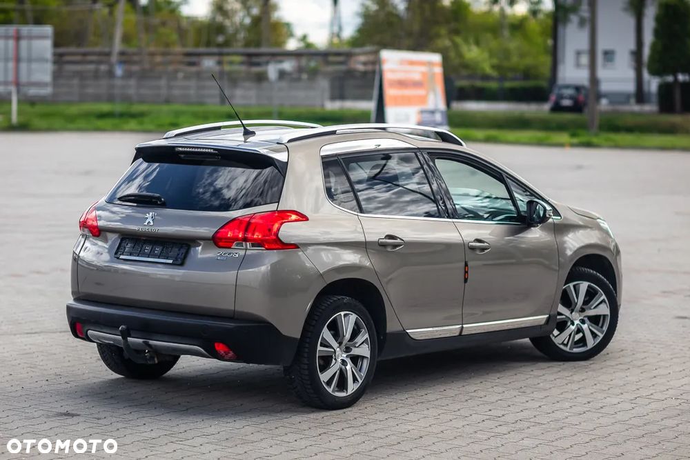 Peugeot 2008 1.2 Pure Tech Style S&S - 11