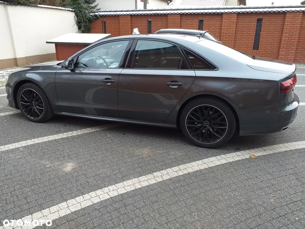 Audi A8 - 2