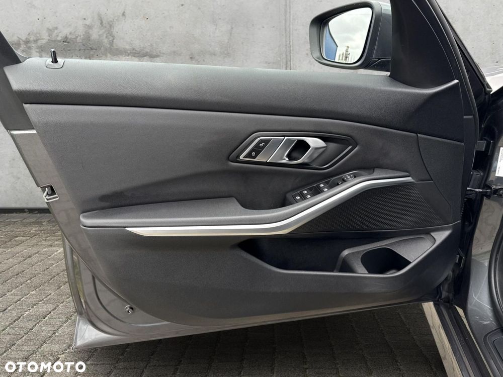 BMW Seria 3 - 17