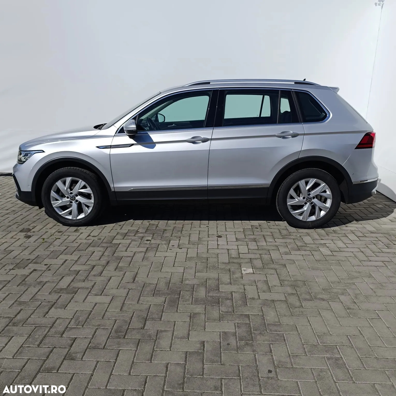 Volkswagen Tiguan 2.0 TDI SCR DSG 4Motion Elegance - 3