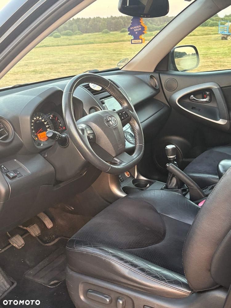 Toyota RAV4 2.0 VVT-i 2010 - 14