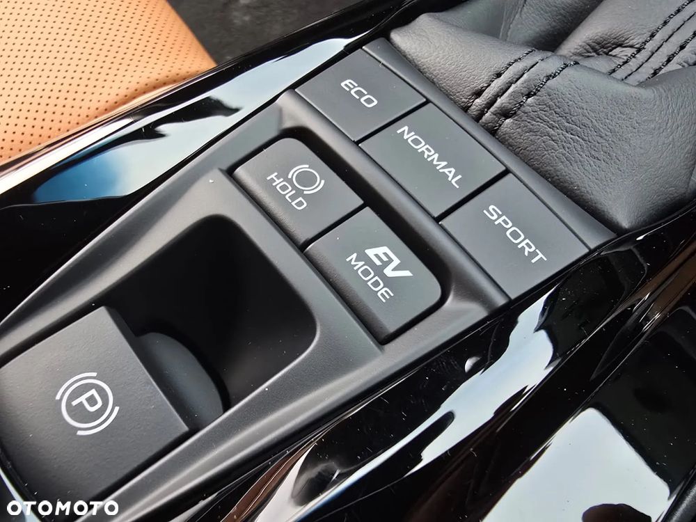 Toyota Camry 2.5 Hybrid Dynamic Force Executive e-CVT - 30
