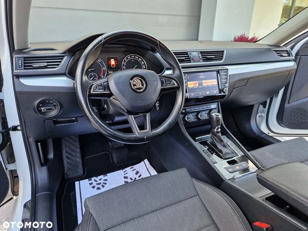Skoda Superb Combi 2.0 TDI DSG SportLine - 16