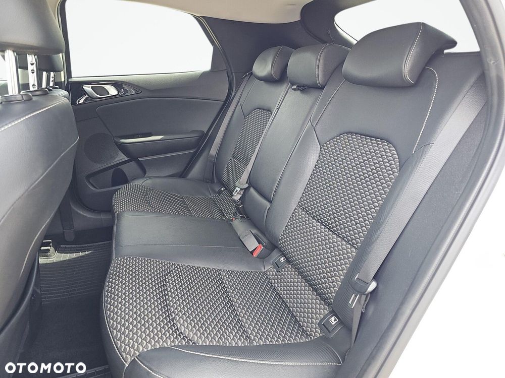Kia XCeed 1.5 T-GDI Business Line - 39