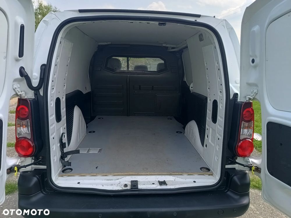 Peugeot Partner 1.6 Hdi 90 kM manual, 2012 rok WEBASTO paka jak NOWA Stan bardzo dobry!! NISKIE SPALANIE- BEZWYPADKOWY! - 6