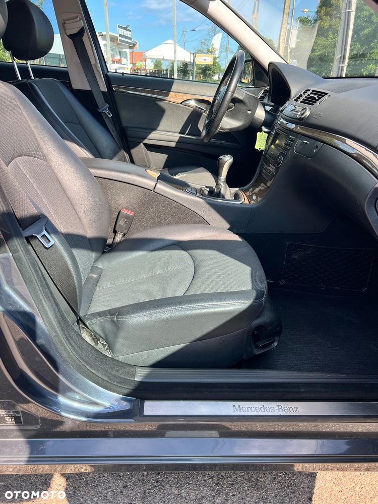 Mercedes-Benz Klasa E 200 CGI BlueEffICIENCY Avantgarde - 12