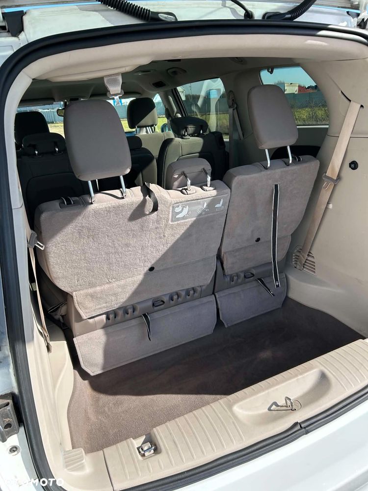 Chrysler Pacifica - 12