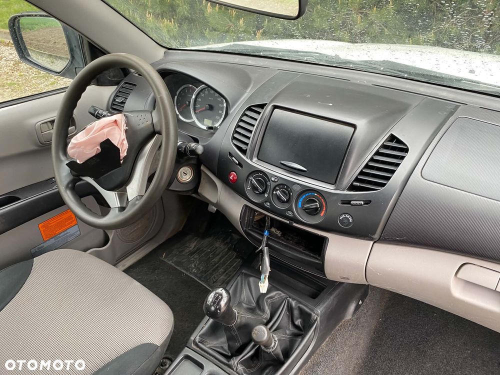 Mitsubishi L200 - 11