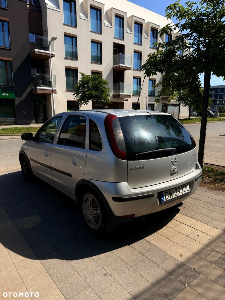 Opel Corsa 1.2 16V Cosmo - 2