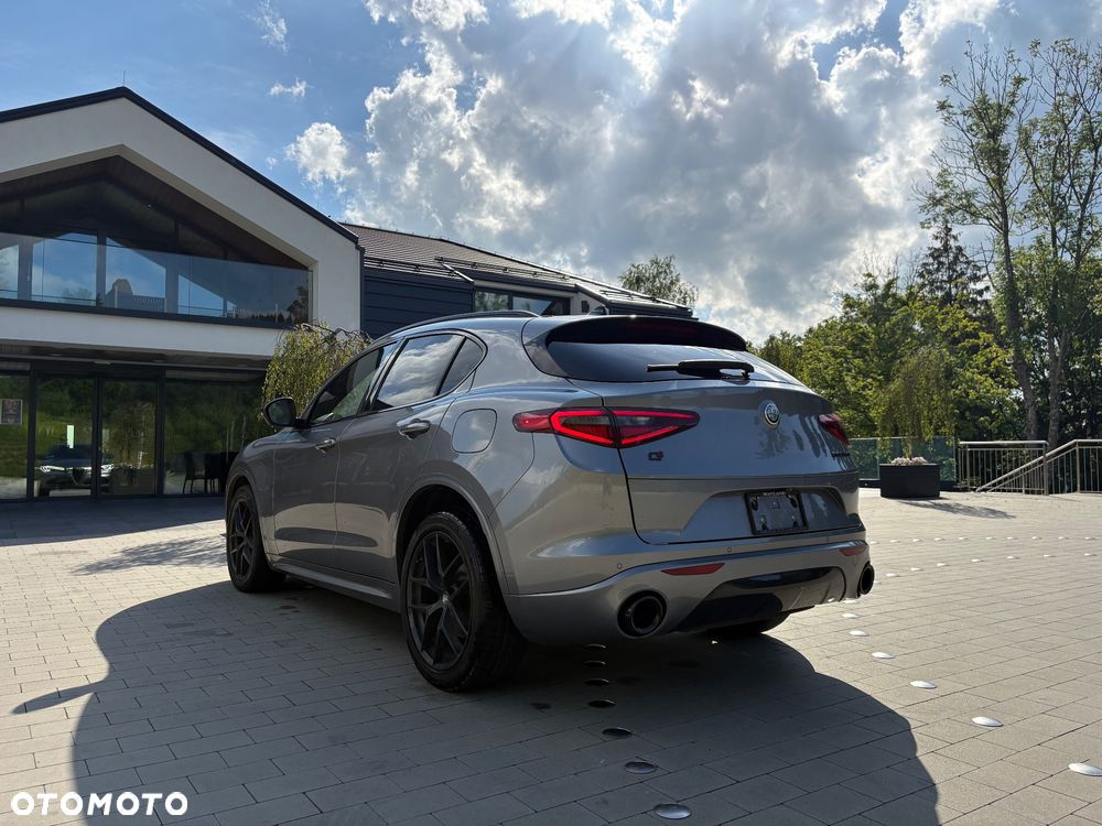 Alfa Romeo Stelvio 2.0 Turbo 16V AT8-Q4 Ti - 7