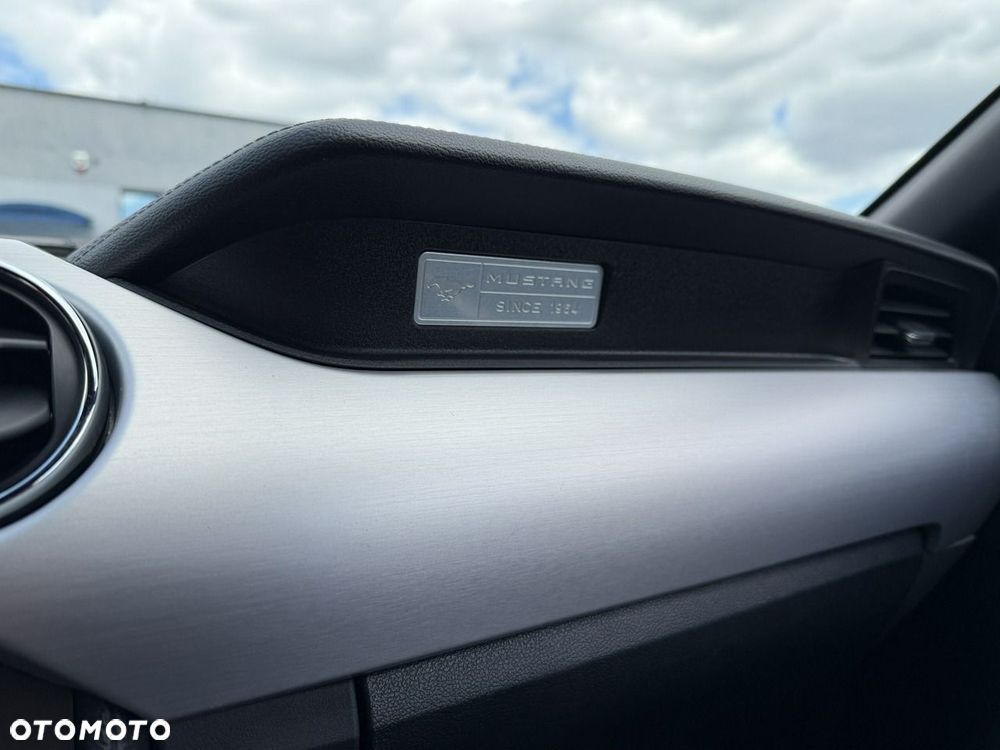 Ford Mustang - 28