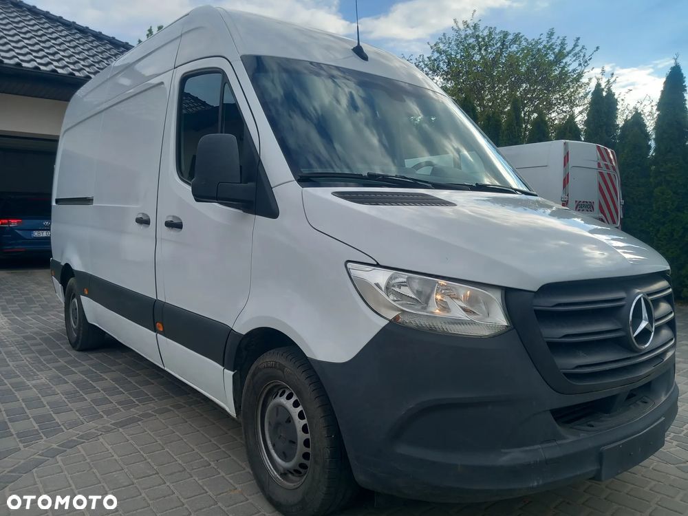 Mercedes-Benz Sprinter - 1