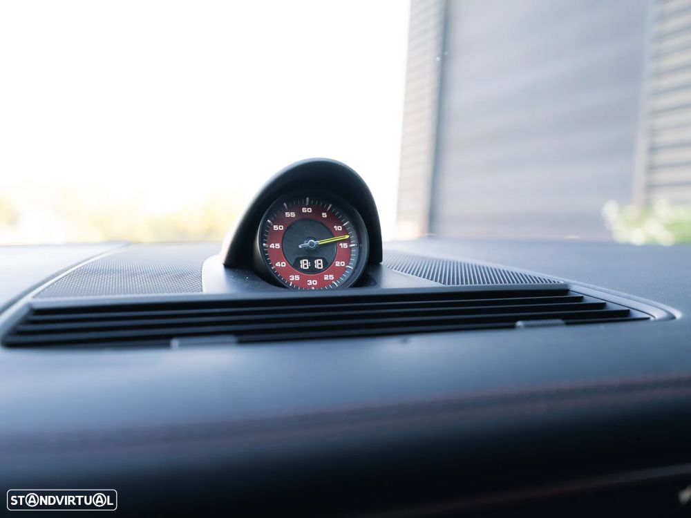 Porsche Panamera 4 E-Hybrid - 23