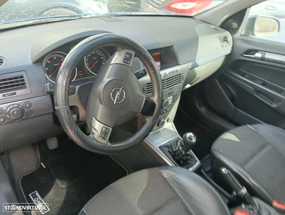 Opel Astra Caravan 1.9 CDTi Cosmo - 22