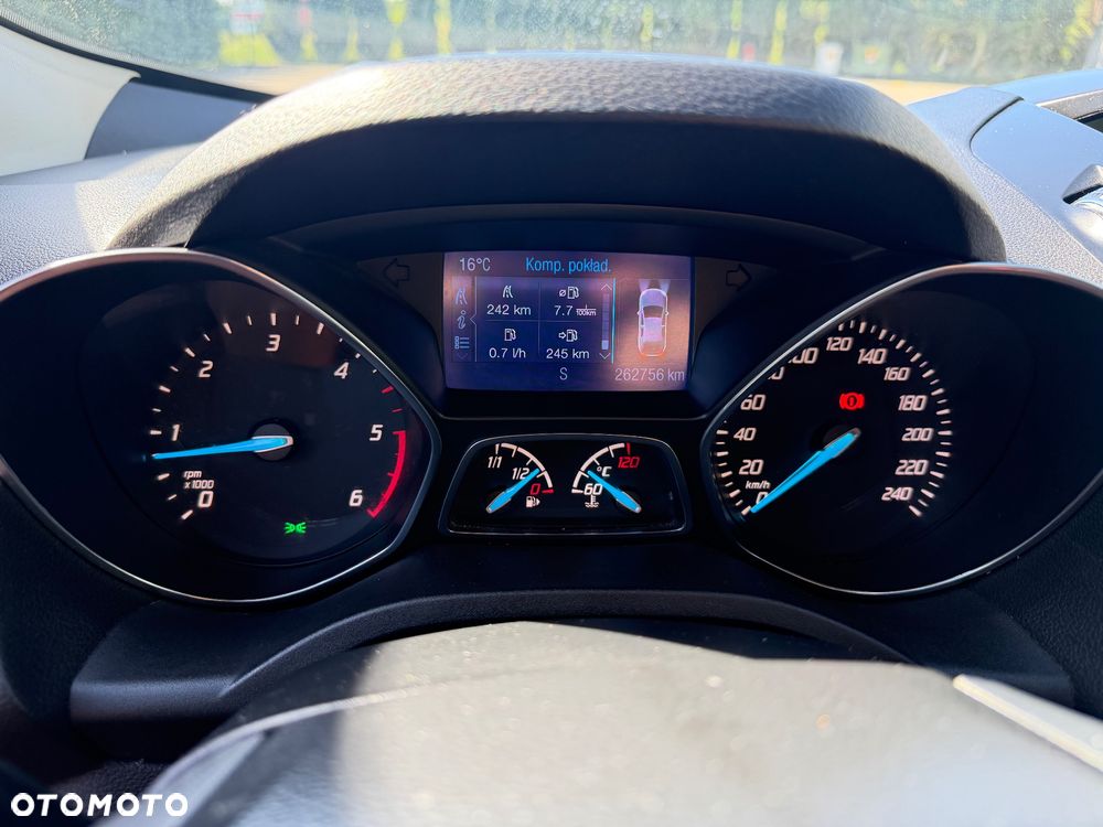 Ford Kuga 2.0 TDCi 2x4 Titanium - 14