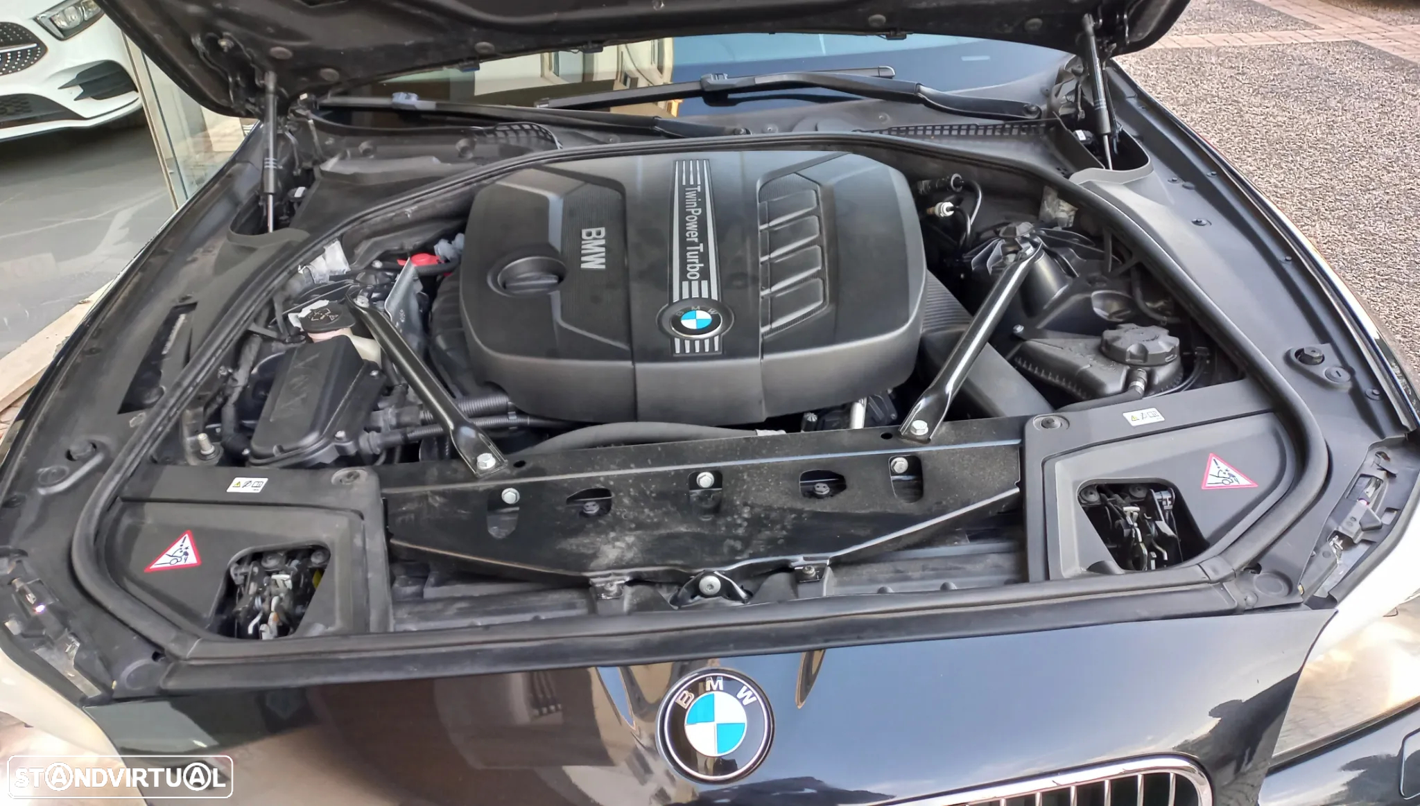 BMW 520 d Exclusive Auto 129g - 25