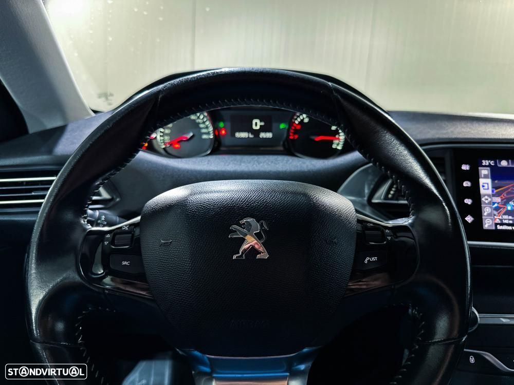 Peugeot 308 1.2 PureTech Allure - 41