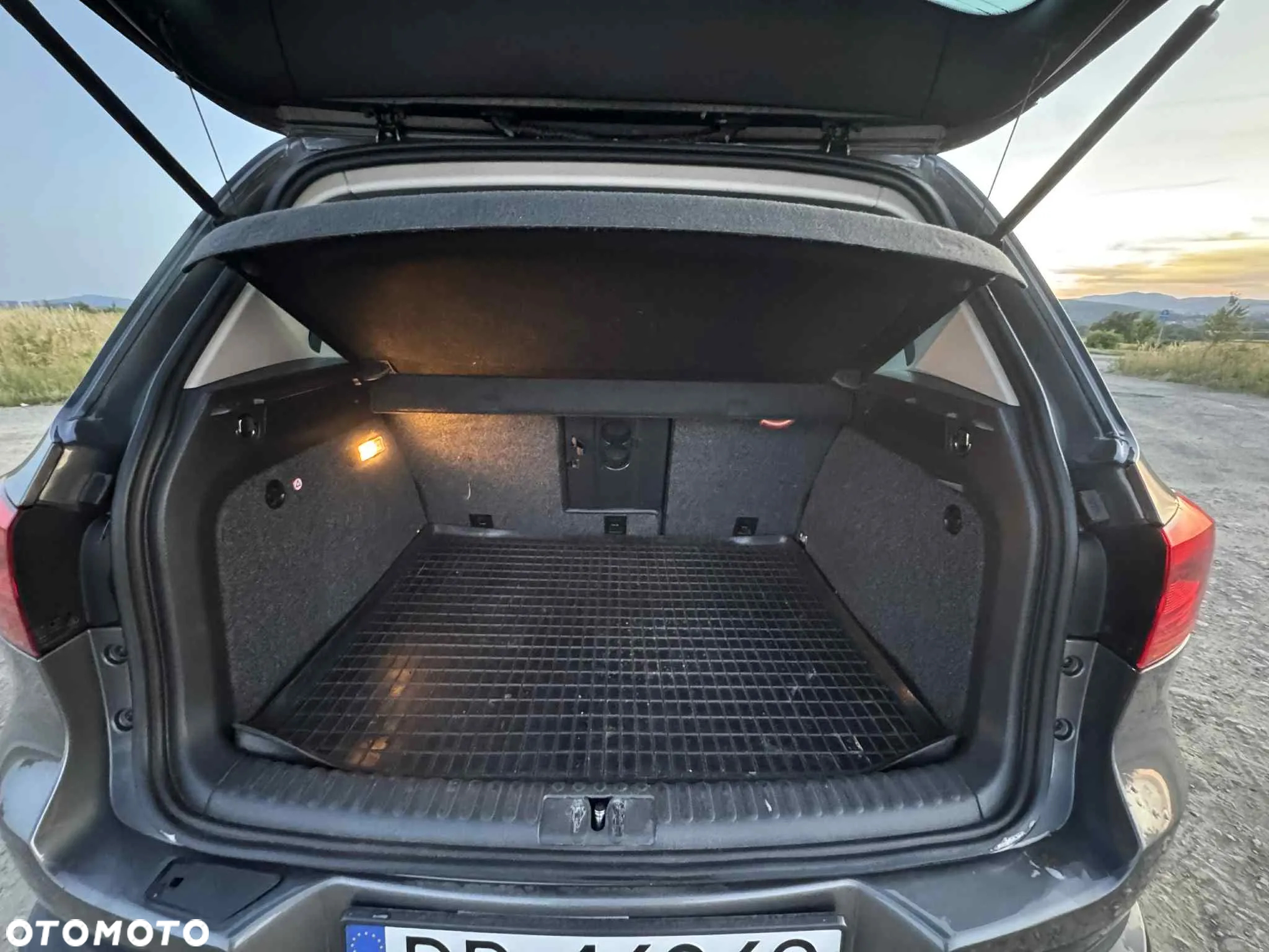 Volkswagen Tiguan 2.0 TDI 4Mot Sport DSG - 8