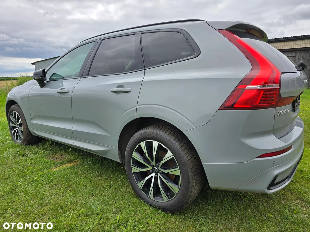 Volvo XC 60 B4 D AWD Plus Dark - 8