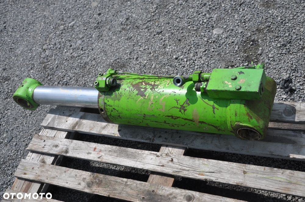Siłownik hydrauliczny łyżki merlo 55.9 - 1