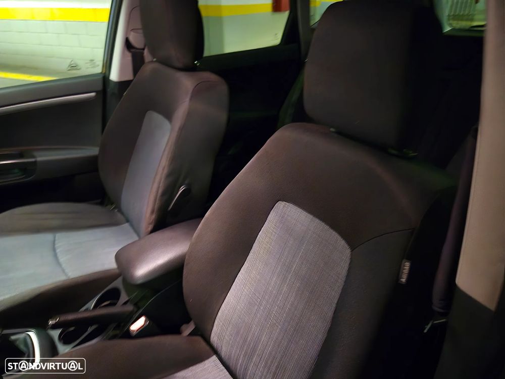 Kia Ceed SW 1.4 CVVT LX ISG - 30