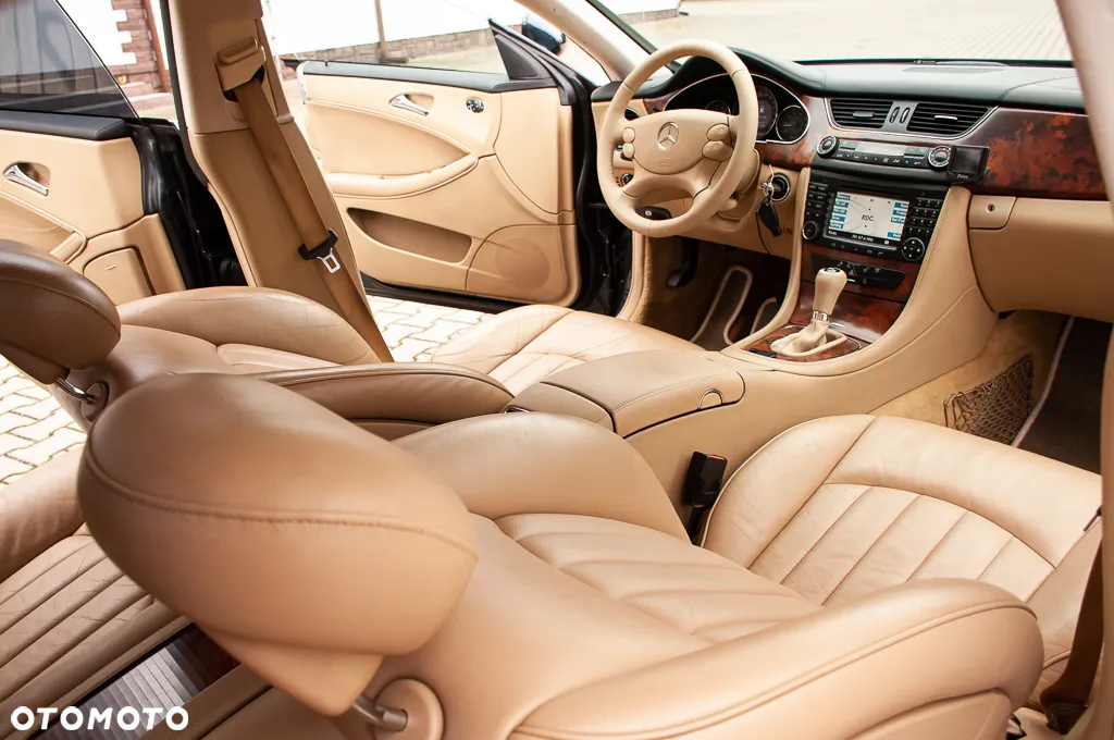 Mercedes-Benz CLS 350 - 24
