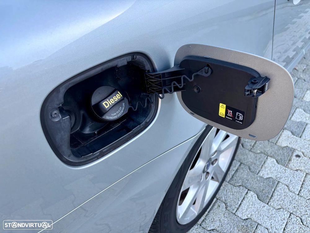 Volvo V70 1.6 D2 Momentum - 41