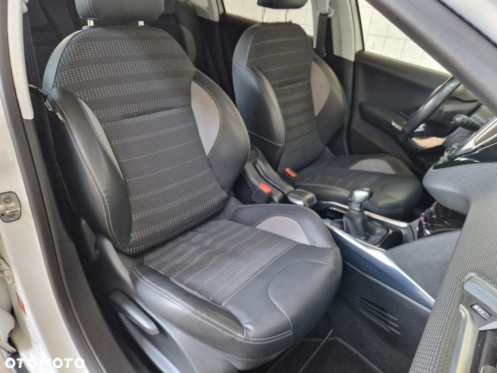 Peugeot 2008 1.6 e-HDi Allure S&S - 22