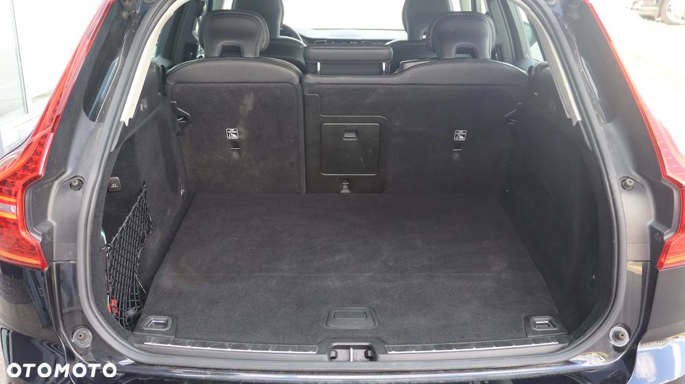 Volvo XC 60 T6 Plug-In Hybrid AWD Inscription - 18