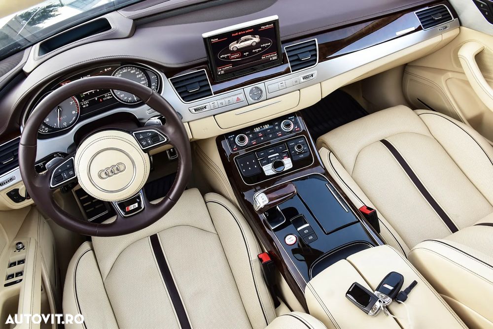 Audi S8 - 24