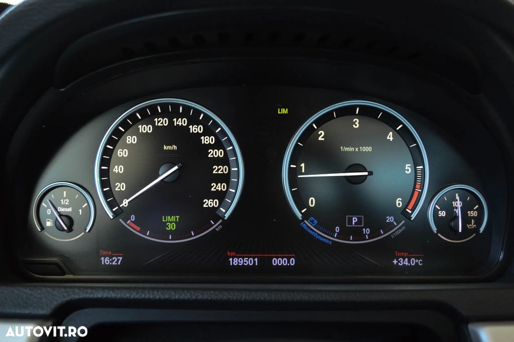 BMW Seria 5 520d Aut. Luxury Line - 7