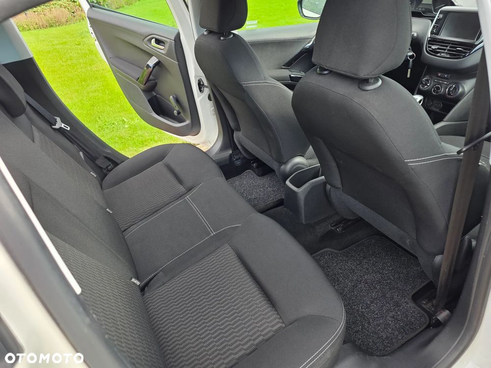 Peugeot 208 BlueHDi 100 Active Pack - 10