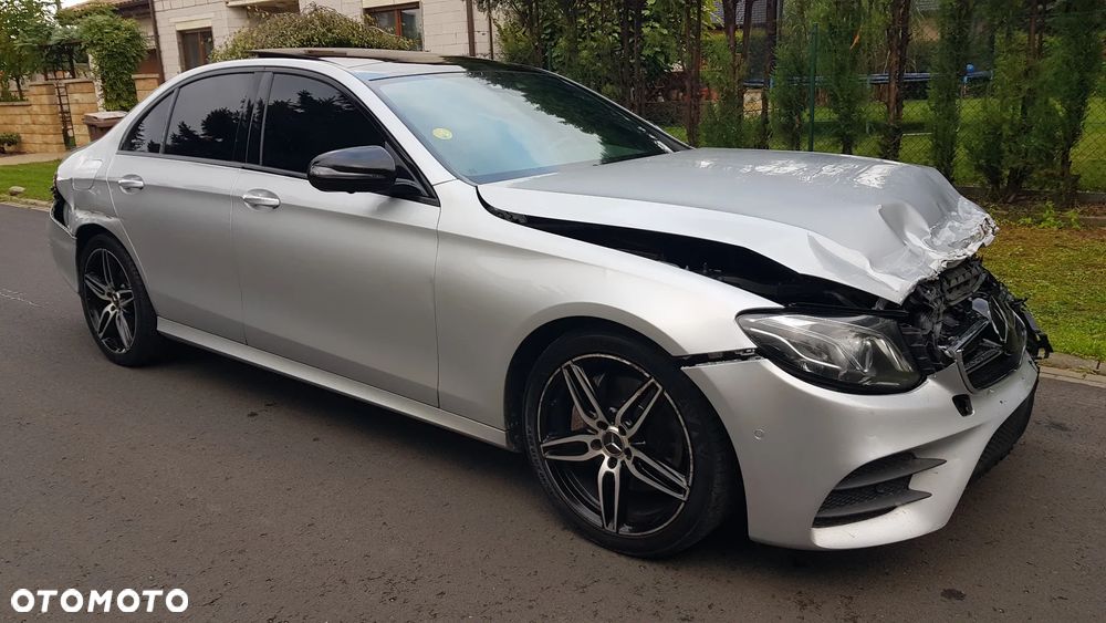 Mercedes-Benz Klasa E 220 d AMG - 2