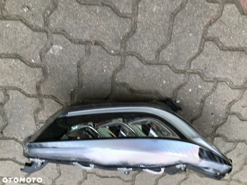 TOYOTA YARIS 4 IV -20 PRAWA LAMPA PRZÓD FULL LED - 2