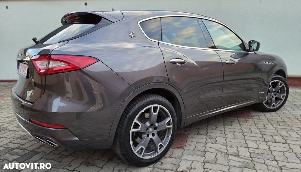 Maserati Levante Q4 GranLusso - 3