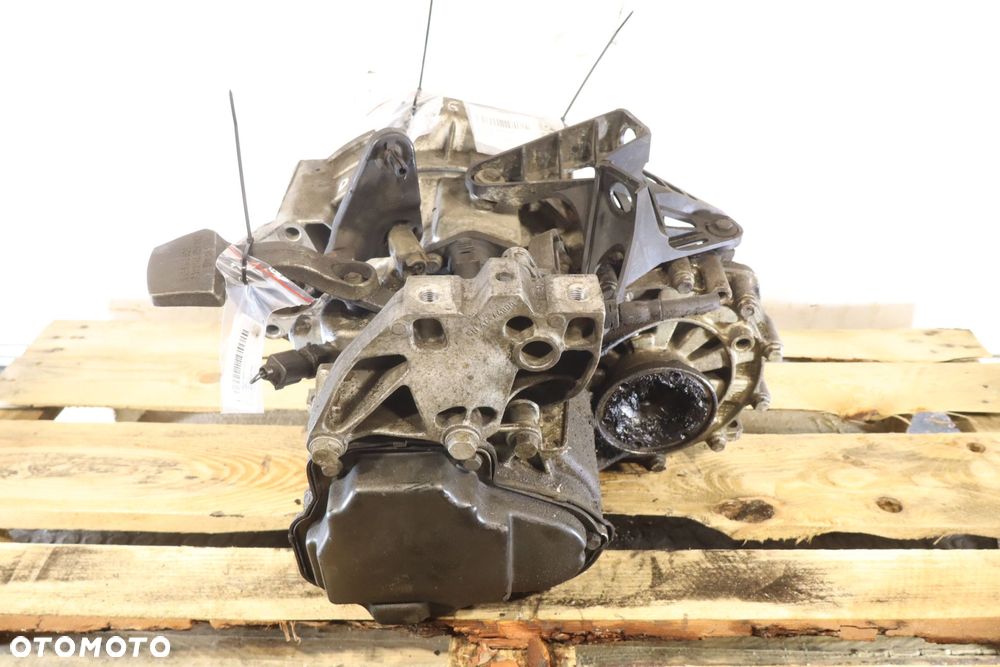 SKRZYNIA BIEGÓW 5 BIEGOWA SKODA OCTAVIA III 1.6TDI MWX - 2