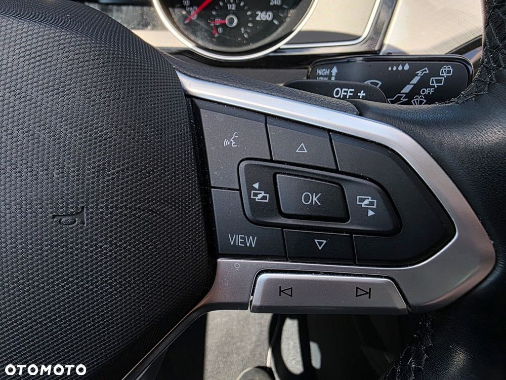 Volkswagen Passat - 16