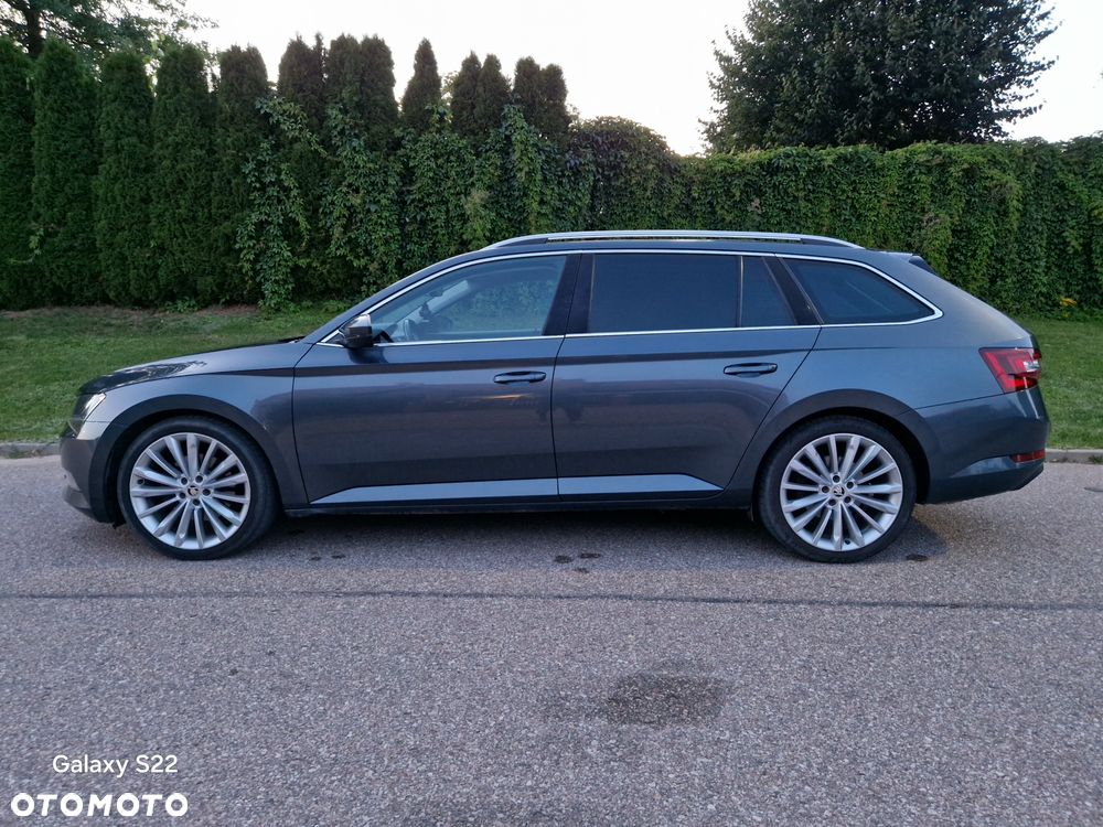 Skoda Superb 2.0 TDI 4x4 DSG Premium Edition - 23