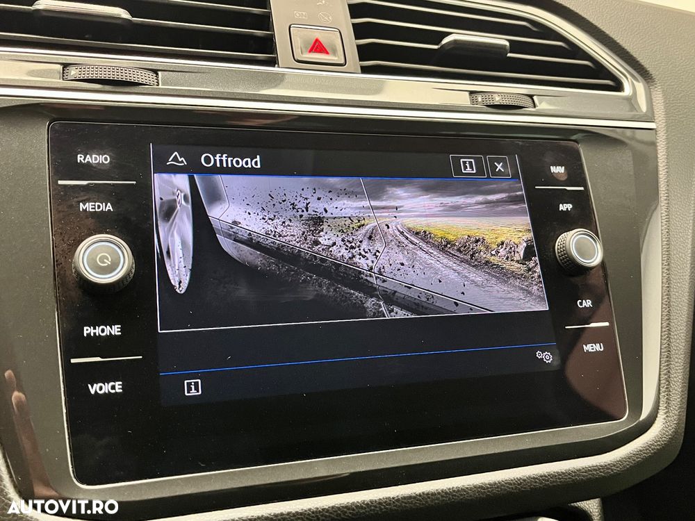 Volkswagen Tiguan - 27