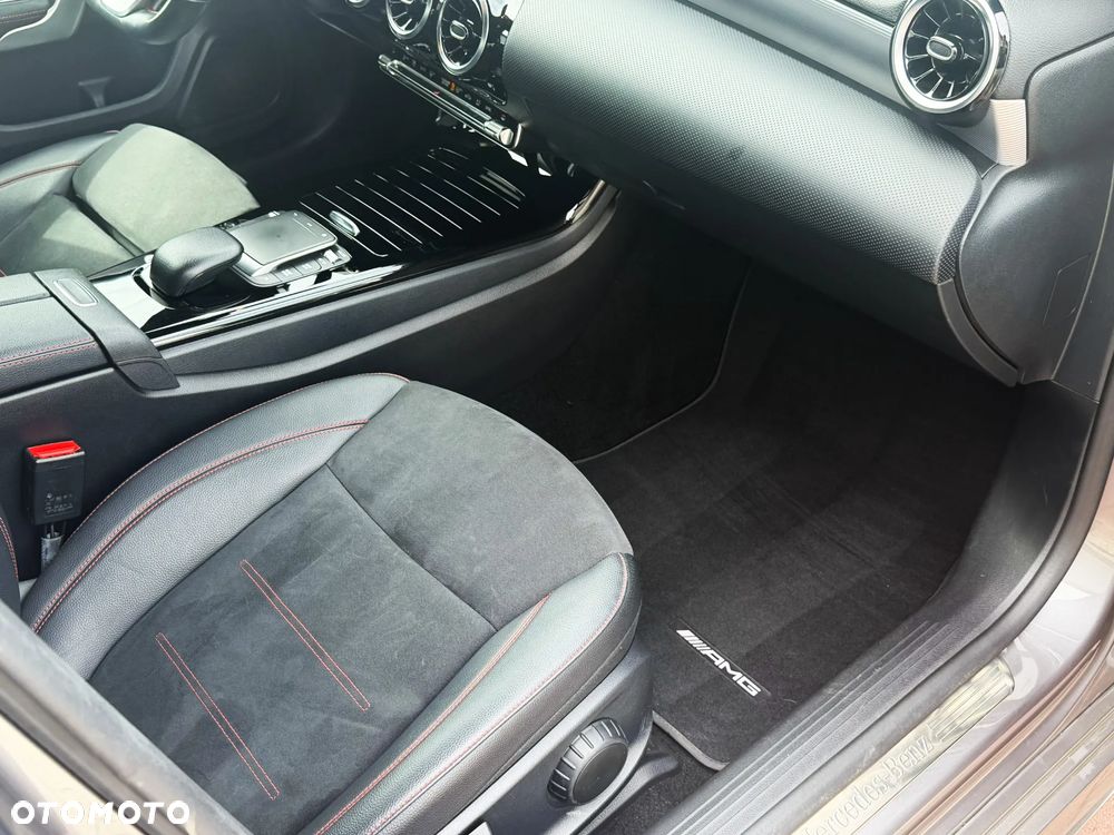 Mercedes-Benz Klasa A 180 d AMG Line 8G-DCT - 17