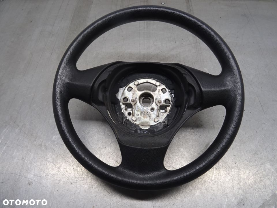 BMW E87 LIFT 07-11 2.0D KIEROWNICA - 1