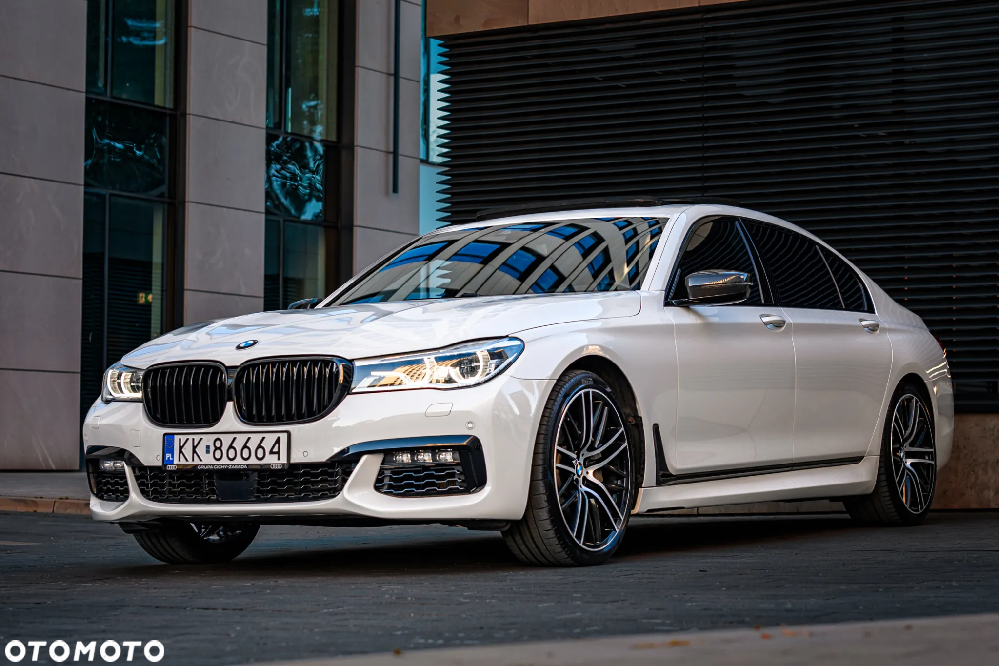 BMW Seria 7 750Li xDrive - 10