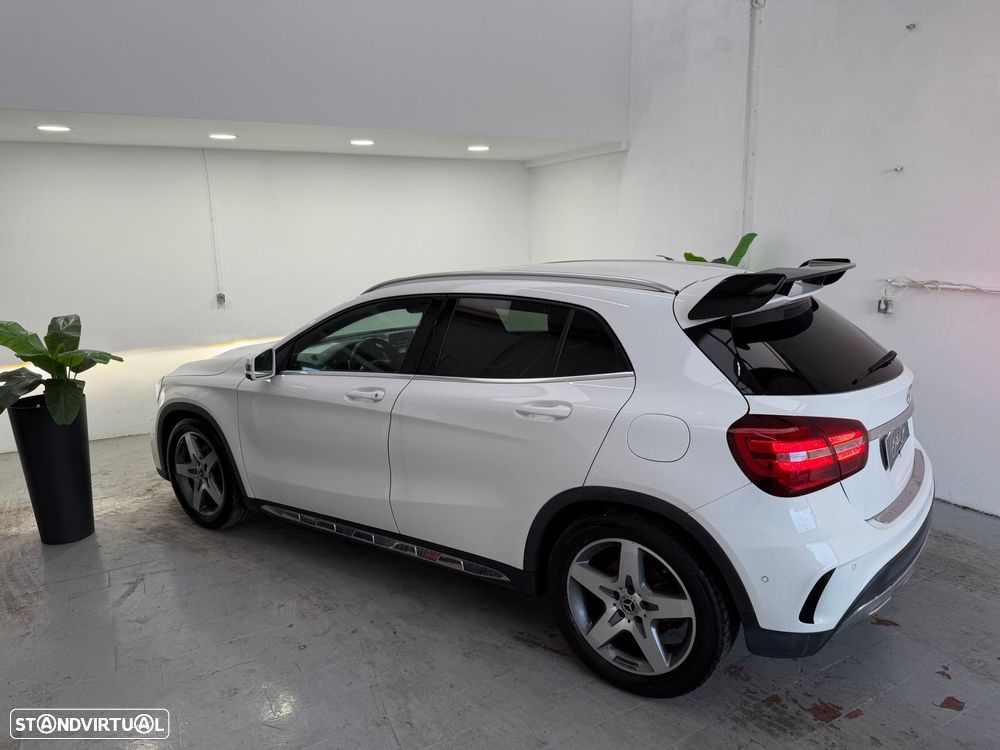 Mercedes-Benz GLA 250 AMG Line 4-Matic - 2