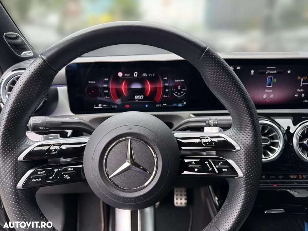 Mercedes-Benz A 220 Sedan 4Matic MHEV 8G-DCT - 10