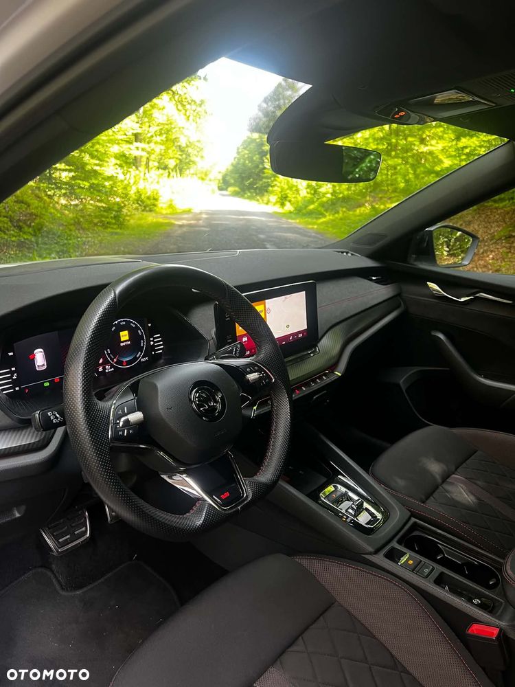 Skoda Octavia 2.0 TDI DSG RS - 9