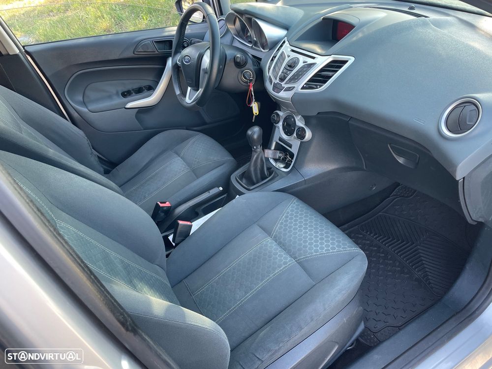 Ford Fiesta 1.4 TDCI Titanium - 27