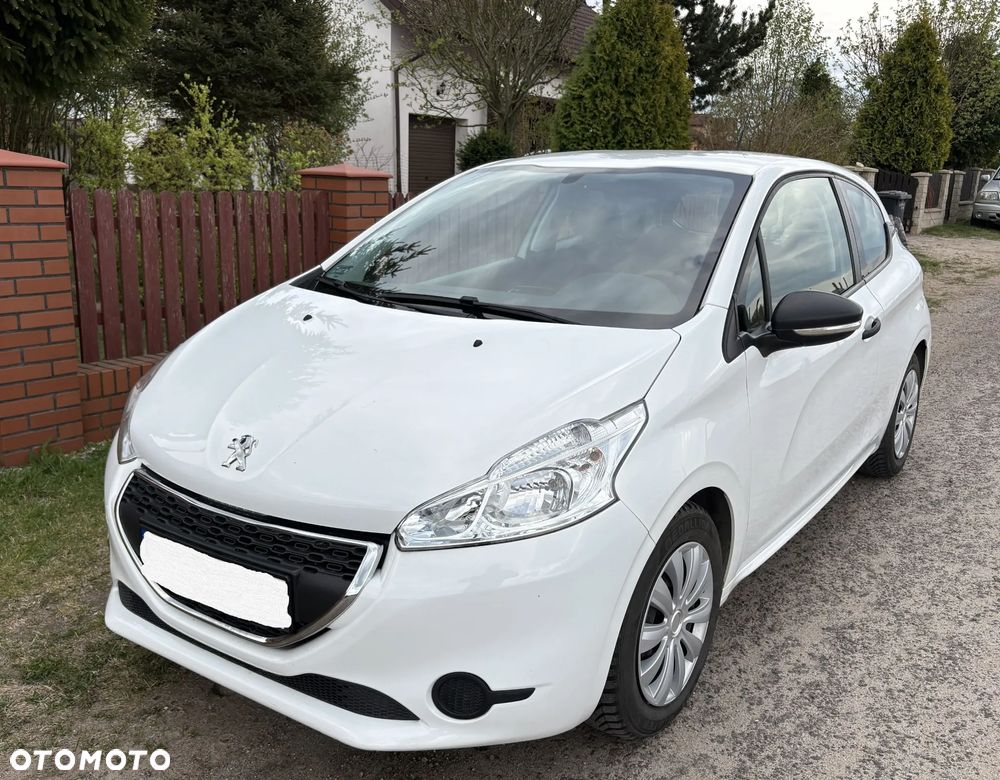 Peugeot 208 - 1