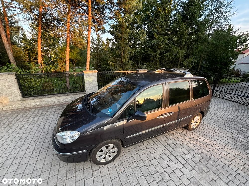 Peugeot 807 HDi 170 Bi-Turbo Automatik Platinum Pullmann - 12