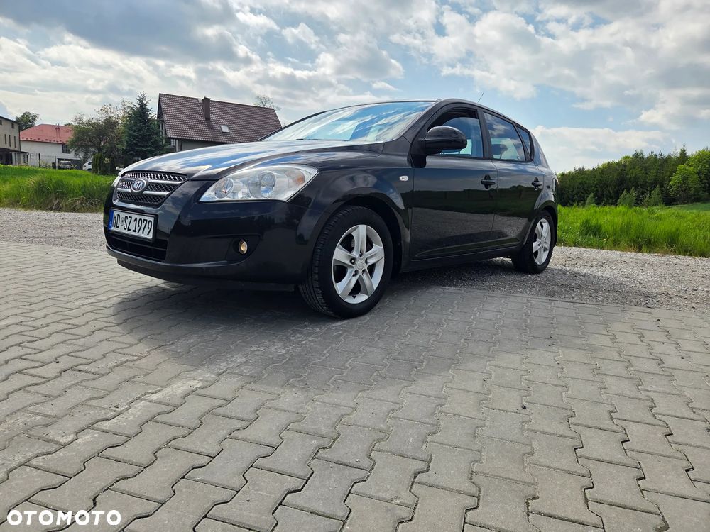 Kia Ceed - 9