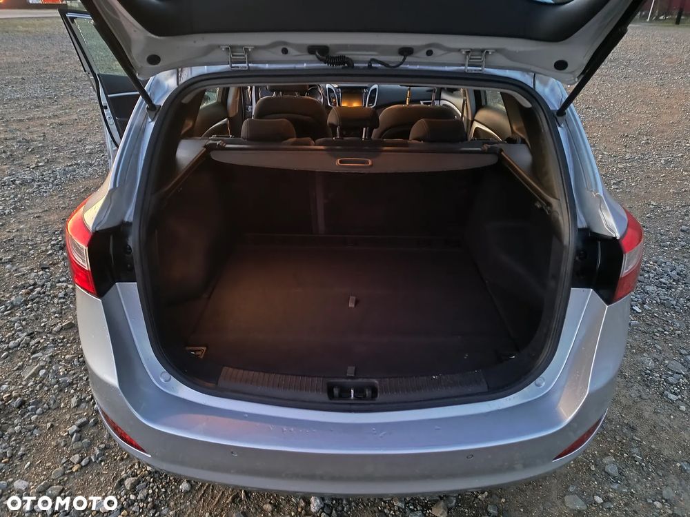 Hyundai i30 1.6 CRDi BlueDrive Classic - 11